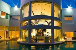 Villa Aqua